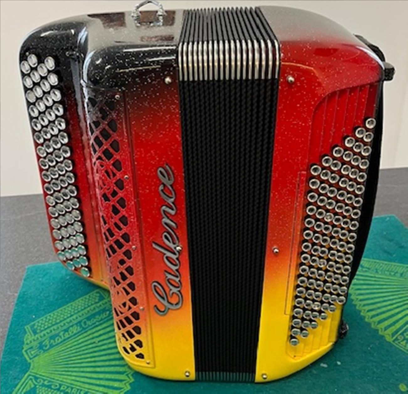 Accordéon Cadence équipé de la mécanique main gauche MIDI