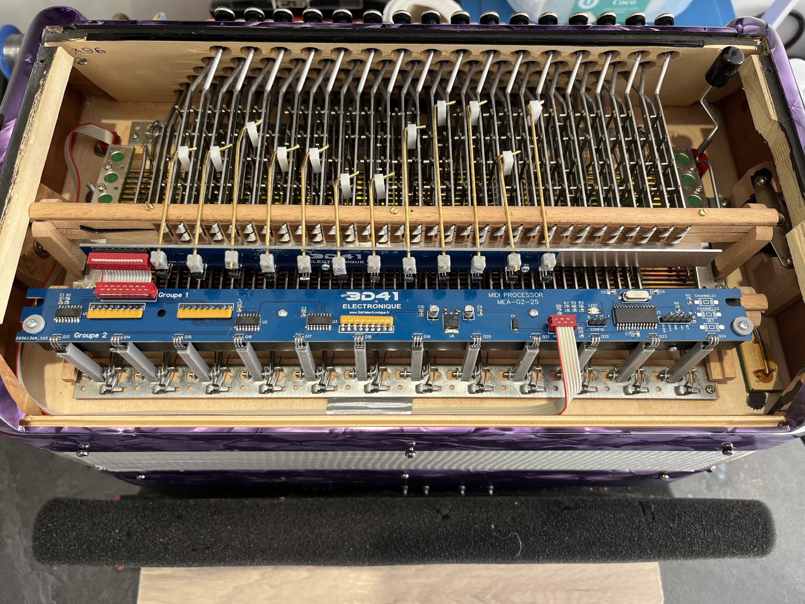 Installation MIDI main gauche système italien