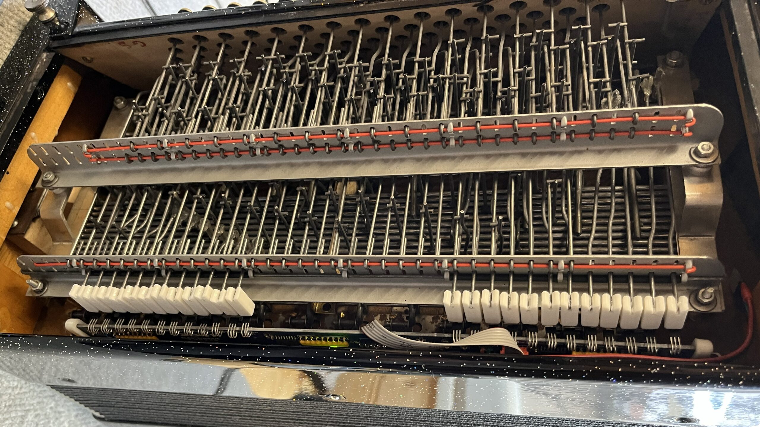 Installation MIDI main gauche Maugein