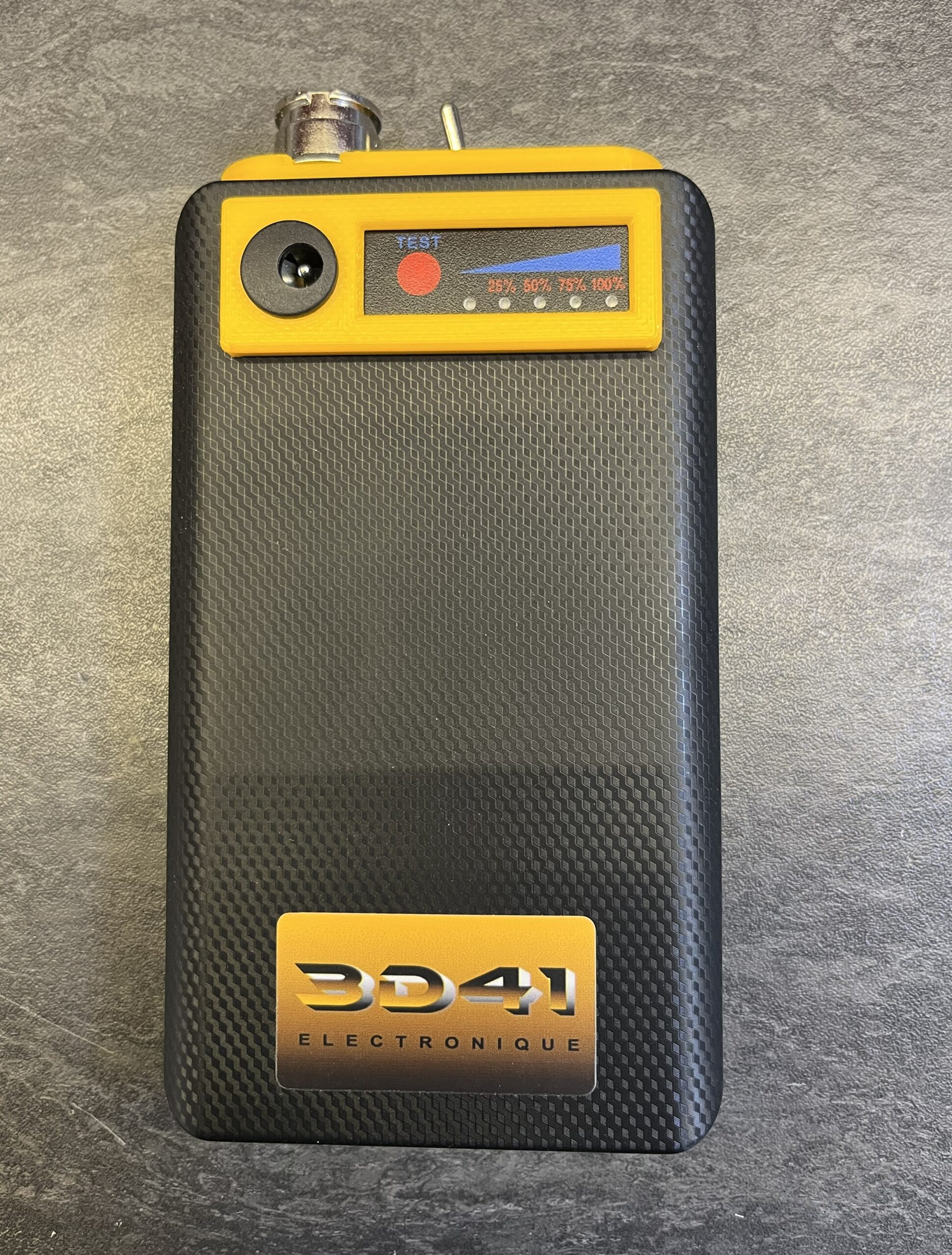 Power Bank avec émetteur MIDI sans fil intégré
